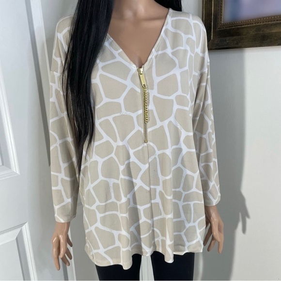Michael Kors V-Neck Giraffe Print Flowy Top with Gold Zipper - Picture 5 of 6